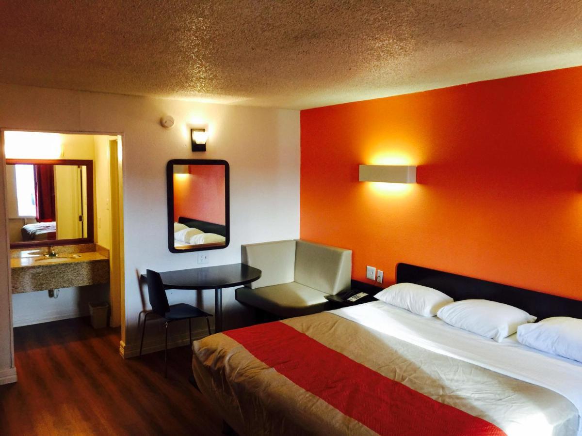 6-houston, Tx - East Hotel